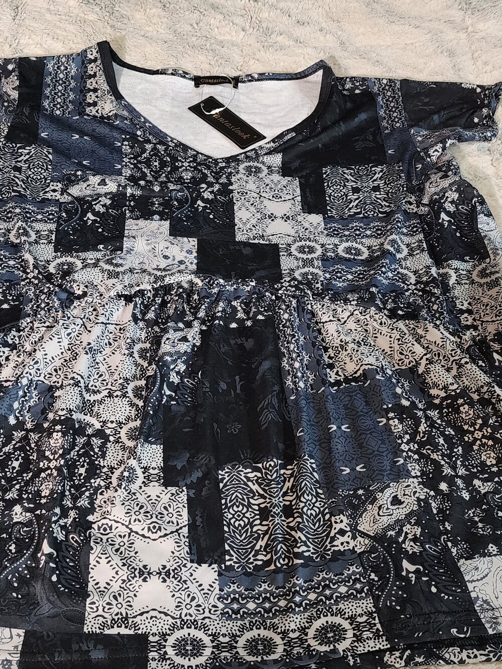 Patchwork Print V-Neck Women’s Top - Navy/White
